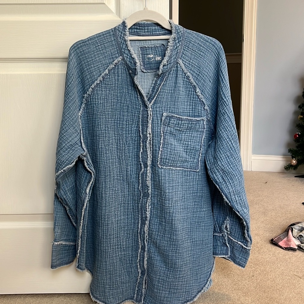 Aerie small blue button up oversized